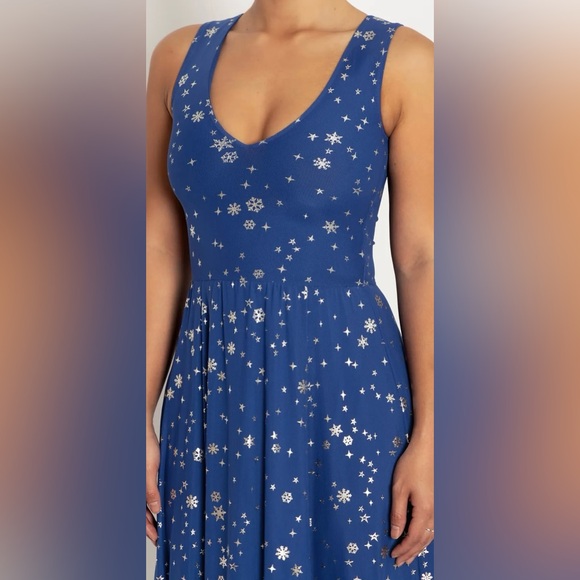 Blackmilk Christmas Star Blue V-Neck Maxi Dress - Limited - Picture 5 of 6